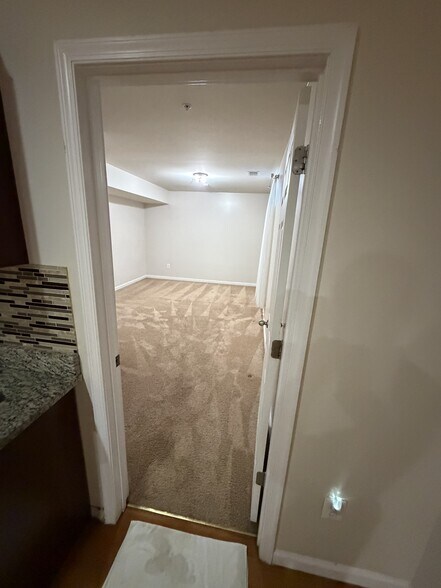 Building Photo - 1501 Fallsgrove Ln