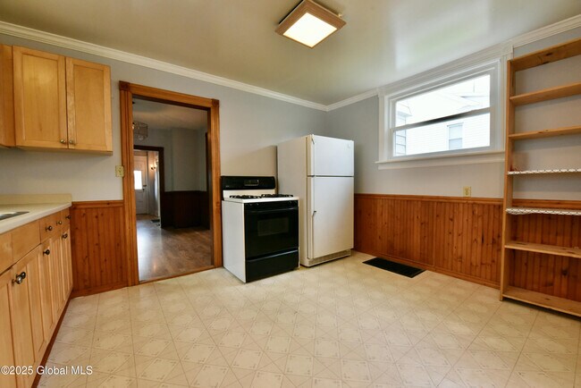 Building Photo - 113 N 3rd Ave