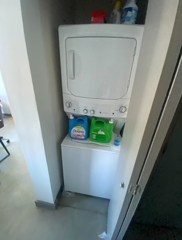 Building Photo - 1075 Baxter St