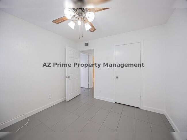 Building Photo - 1808 N 32nd St
