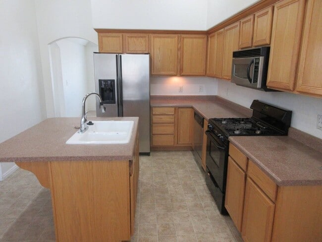 Building Photo - 917 S Laurie Ln