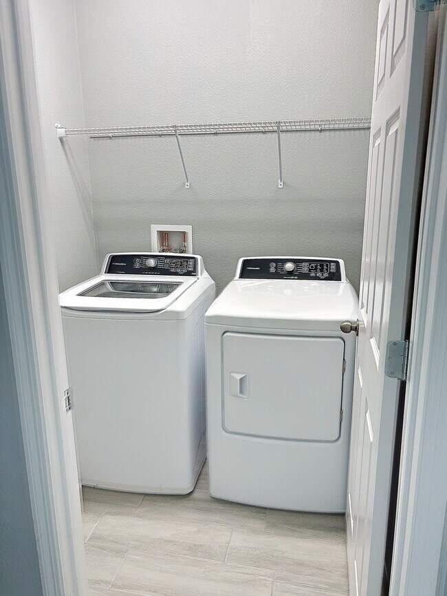 Building Photo - 469 Ogelthorpe Dr