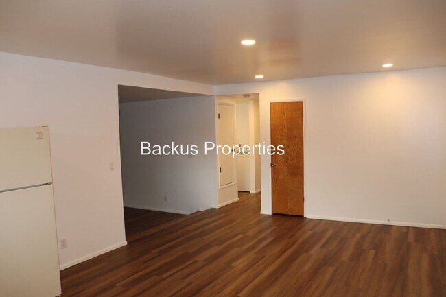 Building Photo - Wonderful three bedroom home next to Hartnell Park