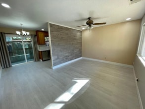 Building Photo - 412 Persifer St