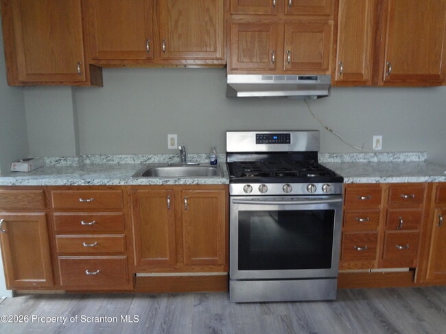 Building Photo - 52 Center St