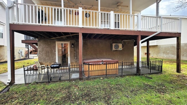 Building Photo - 833 Plantation Dr