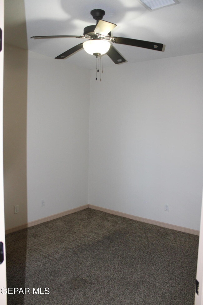 Building Photo - 3060 Cascade Point