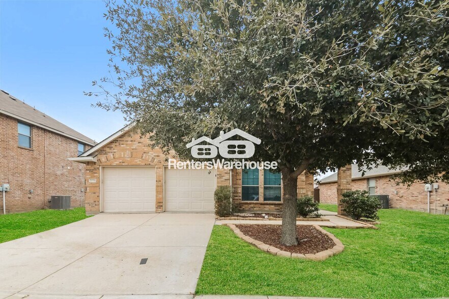 Building Photo - 1096 Oakbrook St