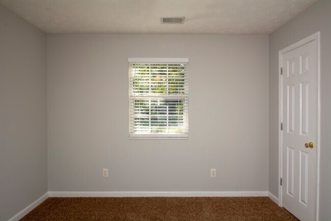 Building Photo - Coming Soon | Pre-Lease Now – Beautiful 3BR/2BA Ranch Home in Covington!