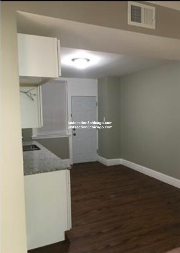 Building Photo - 7310 S Stewart Ave