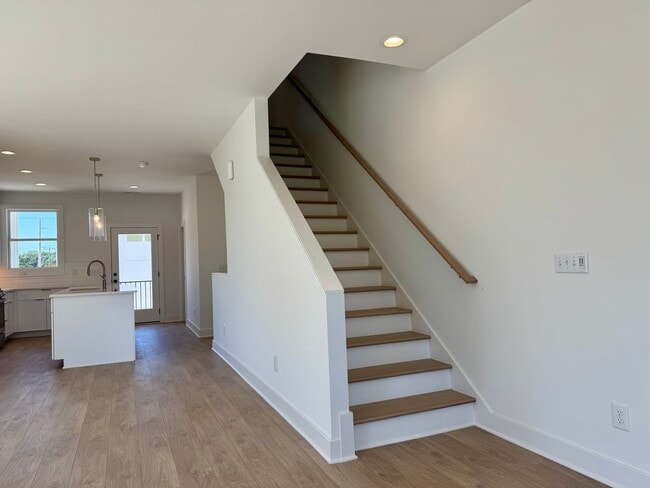 Building Photo - 1408 Sawyer Rd