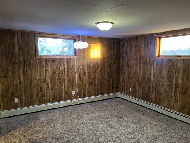 Building Photo - 120 Railroad St