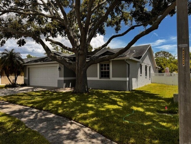 Building Photo - 2519 Southern Oak Cir