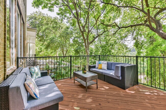 Building Photo - 4736 Post Oak Timber Dr