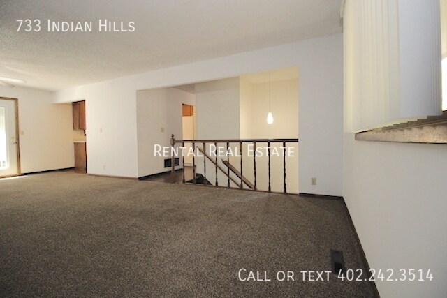 Building Photo - 733 Indian Hills Dr