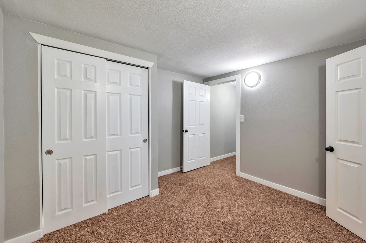 Building Photo - 2607 E 14th Ave