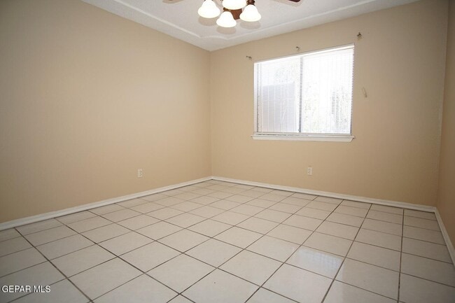 Building Photo - 10551 Kinross Ave