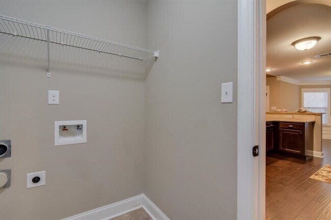 Building Photo - 219 Sandleton Way