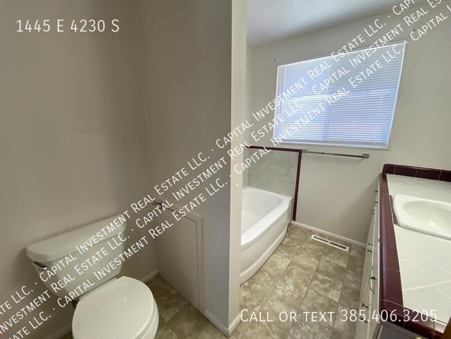 Building Photo - 1445 E 4230 S