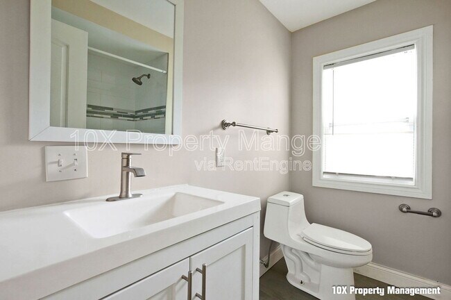 Building Photo - 917 Lockbourne Rd