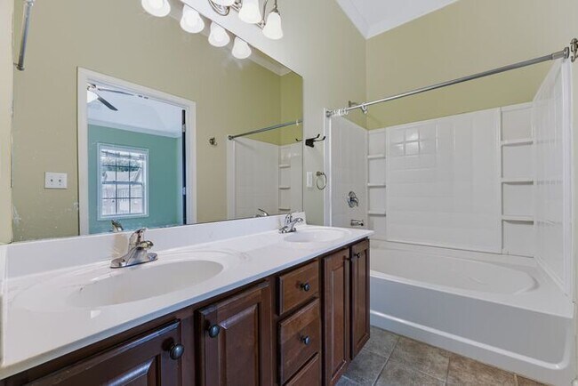 Building Photo - 5716 Pine Oak Dr, Norcross, GA 30092