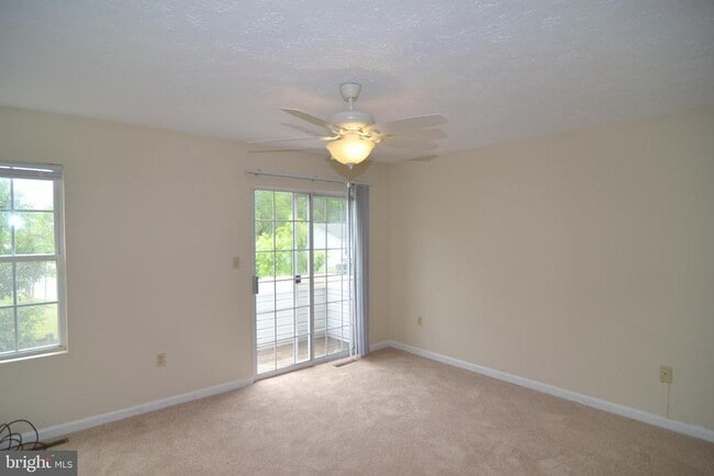 Building Photo - 46358 Columbus Dr