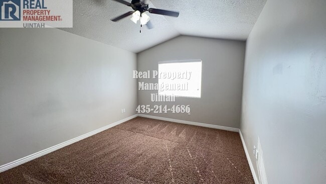 Building Photo - Cozy 3 Bedroom 2 1/2 Bath Condo