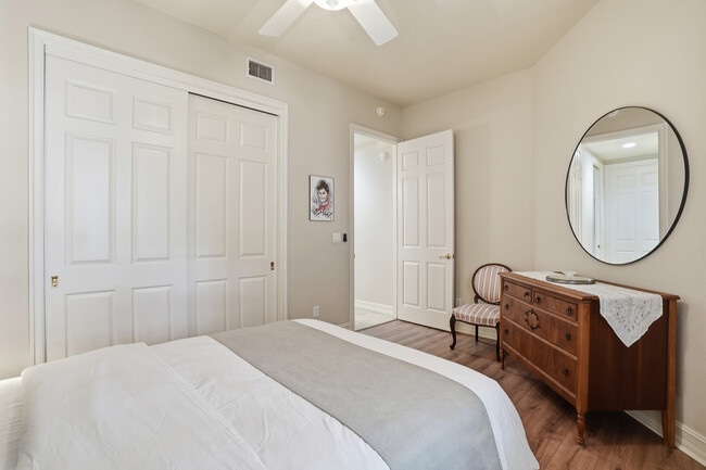 Building Photo - 4964 Westchester Ct