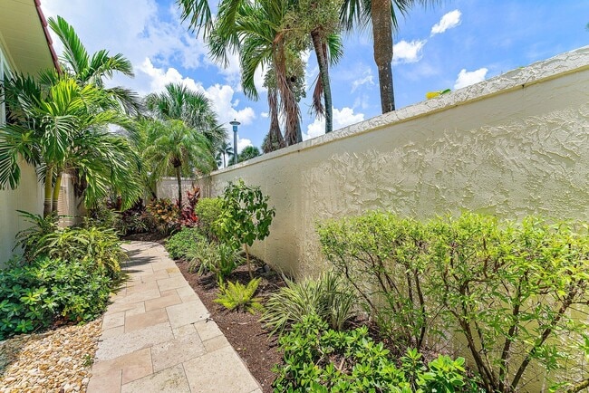 Building Photo - 107 Mako Ln