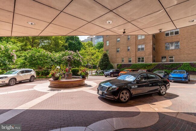 Building Photo - 210 W Rittenhouse Square