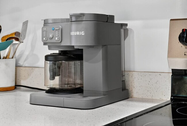 Building Photo - 5760 NE 18th Ave