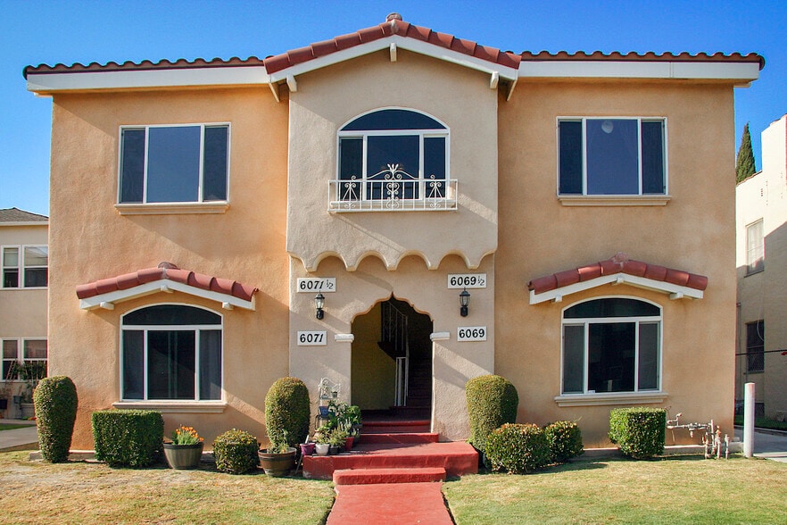 Primary Photo - 6071 1/2 Pickford St