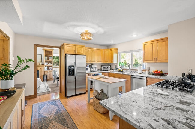 Building Photo - 1702 Cutter Ln