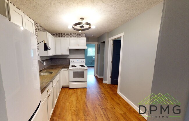 Building Photo - 326 E Hillsdale St