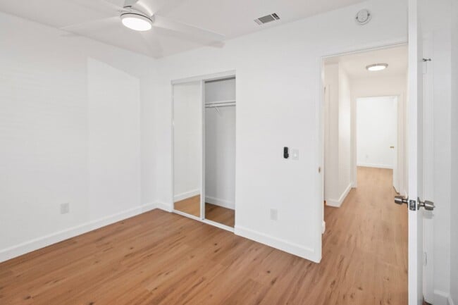 Building Photo - 3/2 Remodeled Home with Large Fenced Yard