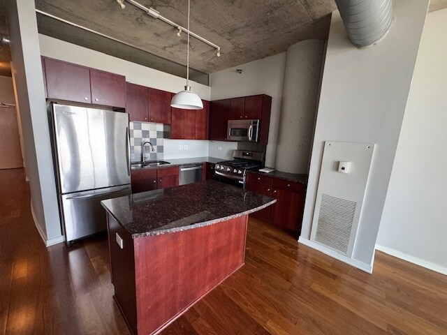 Building Photo - 700 N Larrabee St