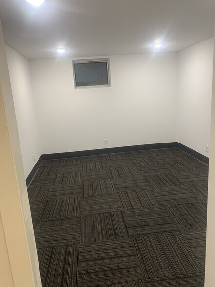 Building Photo - 1025 N 45th St