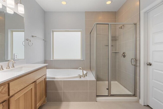 Building Photo - 8712 Slater Dr