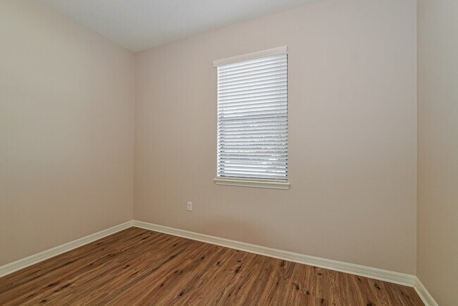 Building Photo - 4516 Manica Dr