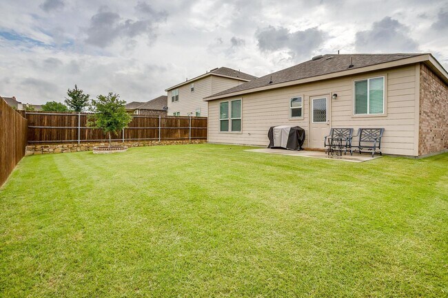 Building Photo - Beautiful Home in Highly Desired Sunset Pointe- 3 Bed, 2 Bath in SW Fort Worth- Crowley ISD- 76123
