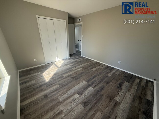 Building Photo - 37 Meadowlark Dr