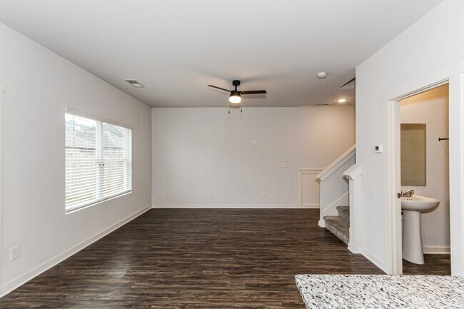 Building Photo - 5520 Cathwick Dr