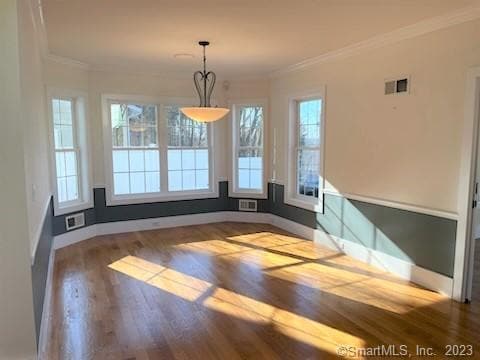 Building Photo - 462 Main St