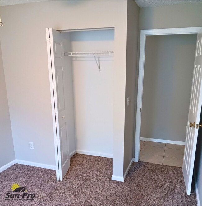 Building Photo - 2735 Fern Palm Dr