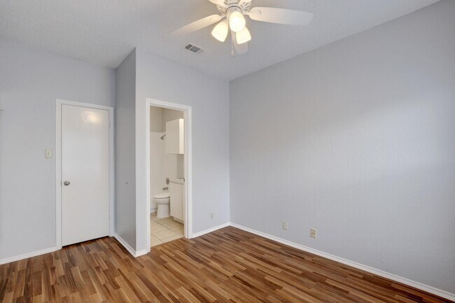 Building Photo - 2804 Rio Grande St