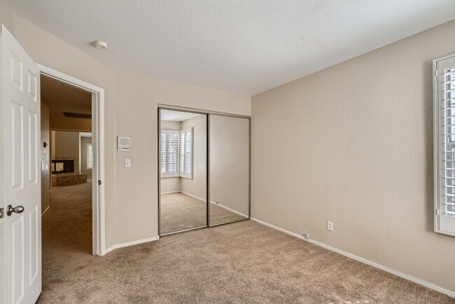 Building Photo - 2224 Bear Valley St