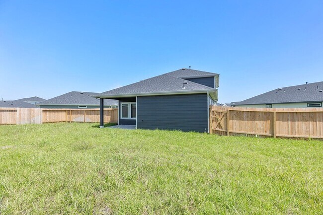 Building Photo - 31634 Whittis Hl Wy