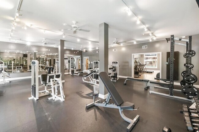 Building Photo - Fabulous 1BR condo in popular Walker Square