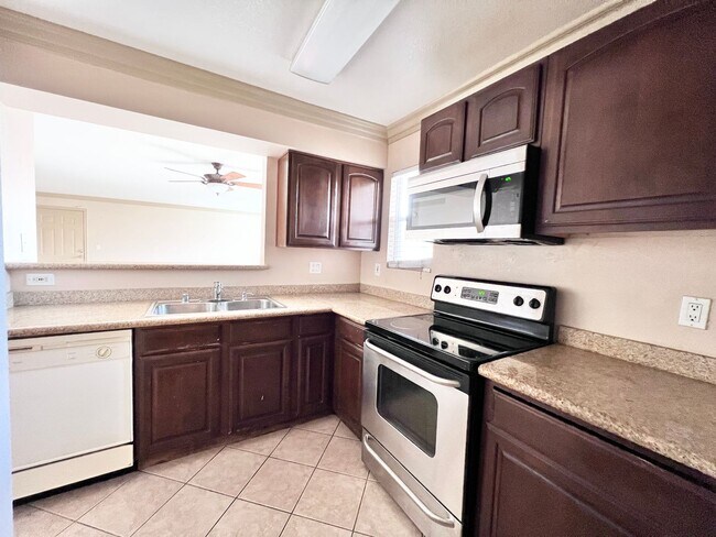 Building Photo - 1150 N Buffalo Dr