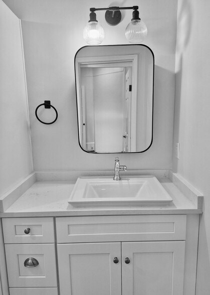 Building Photo - 632 Arlington Pl